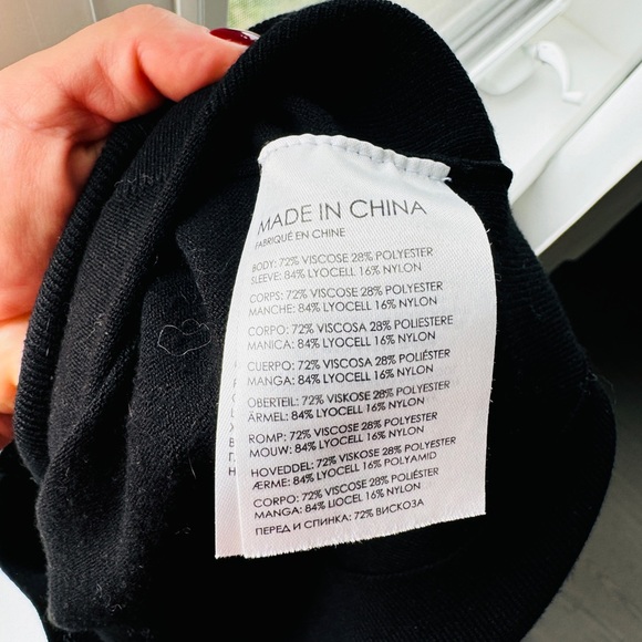 Club Monaco puff sleeve top- size Large - Picture 6 of 6